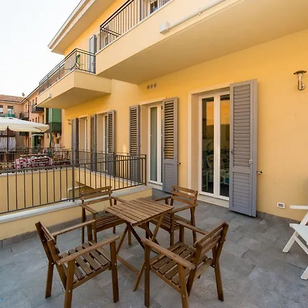 Couette-café Ramo Rosso Di Paolo Natalini 3*