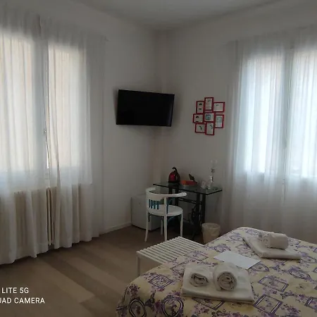 Ramo Rosso Di Paolo Natalini B&B